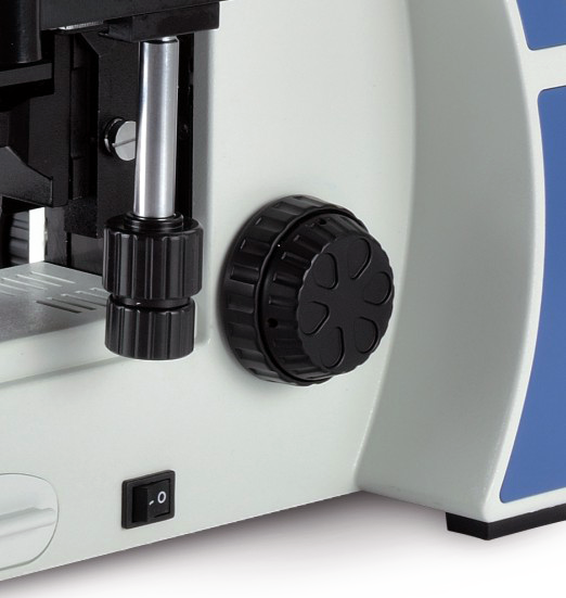 鏡體與調(diào)焦機構(gòu)